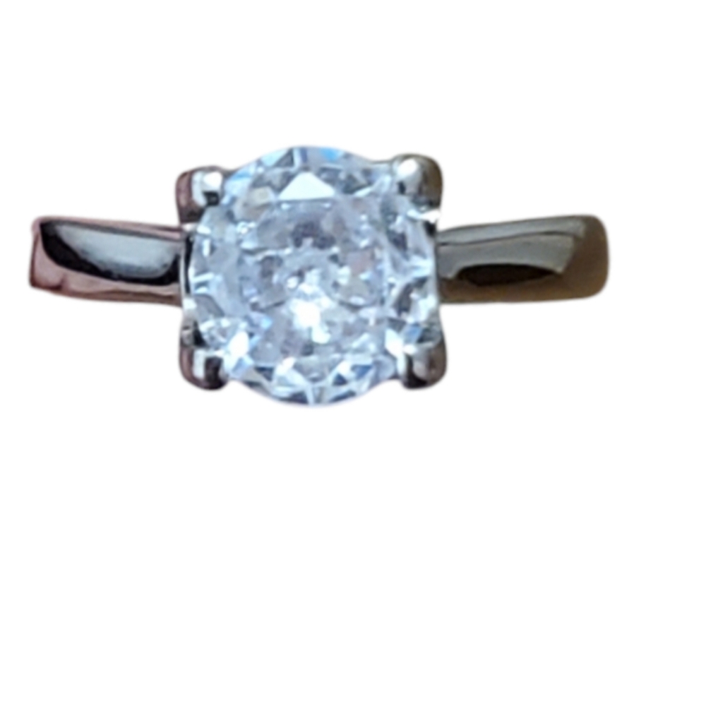 Brand new 18K white gold plated CZ wedding engagement ring